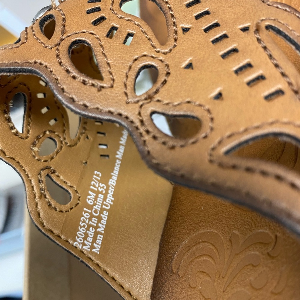 Clarks new in box size 6